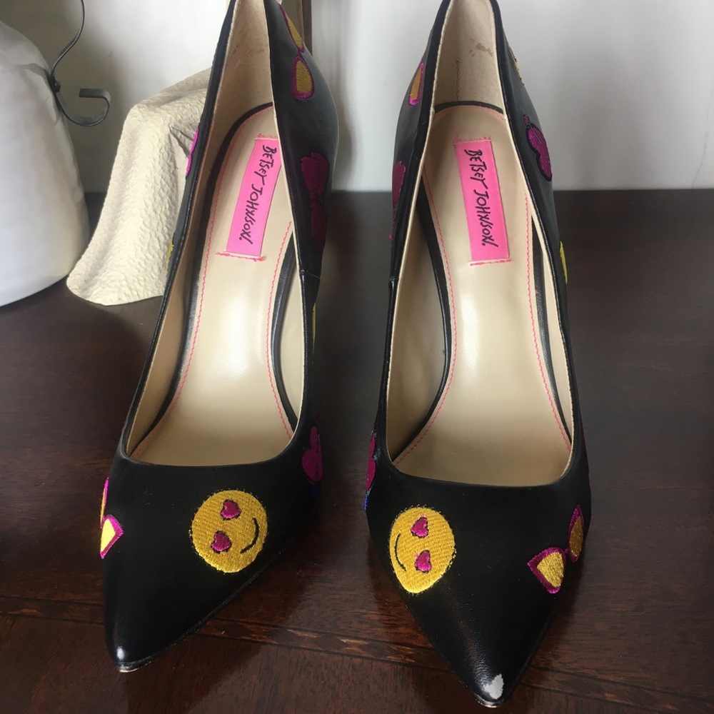 Betsy Johnson Emoji Heels